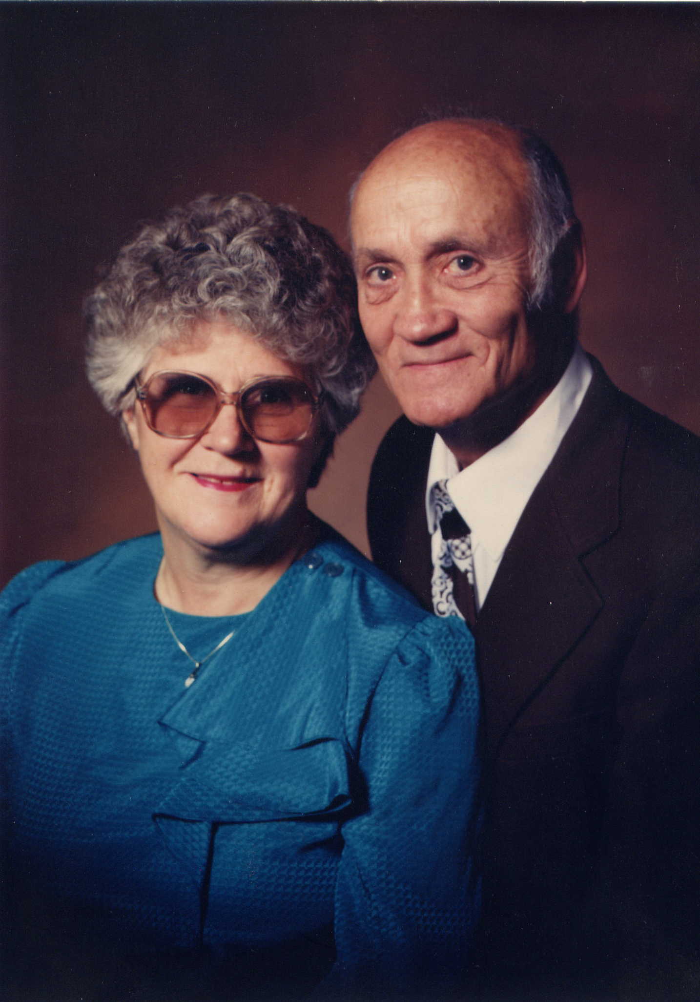 90-Phyllis&Don.jpg (135394 bytes)